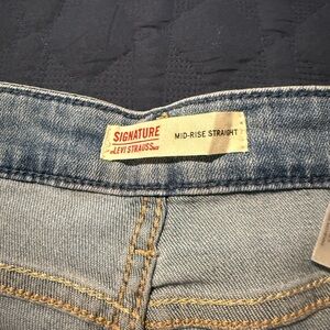 Levi's Signature Mid-Rise Straight Leg Jeans - Light Blue